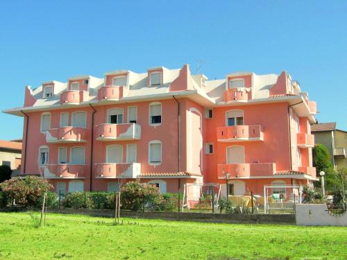  Comfortable apartment near the sea in Lido degli Estensi, Pension in Porto Garibaldi