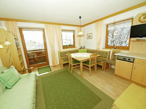  Apartment Schleicherhof 3, Pension in Strass im Zillertal