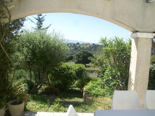 Spacious Villa in Alata with Private Garden and panoramic view gîte à louer Mezzavia
