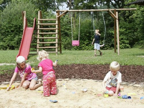 Single storey detached bungalow in a wooded area - image 11