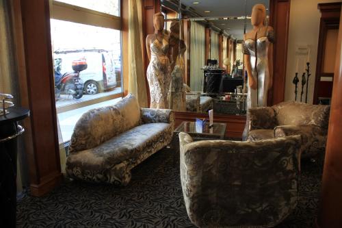 ザ ニュー ミディ ホテル