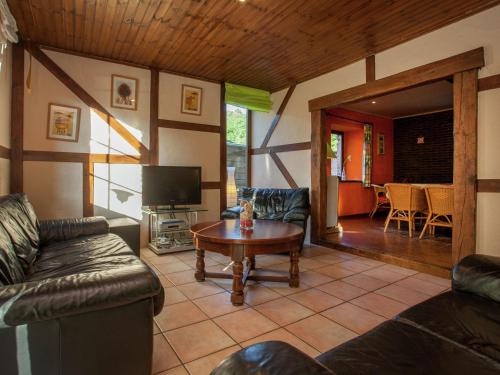  Beautiful Cottage In Coo With Private Pool in Trois-Ponts