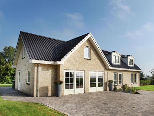 Modern holiday home near Schoorl and beach