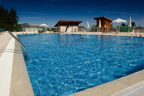 Peldbaseins, Camping & Bungalows Leagi in Mendexa