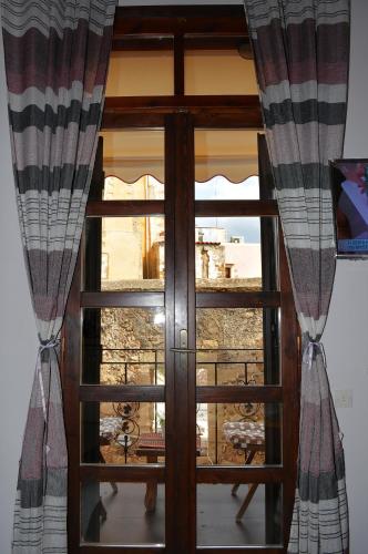 Enetiko Rooms - image 7