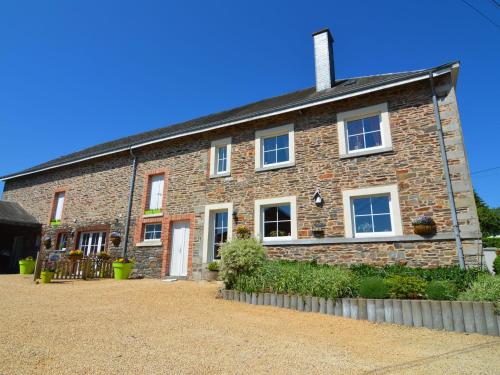  Cozy Holiday Home in Luxembourg With Private Terrace, Unterkunft in Gérimont