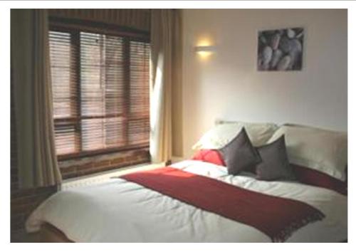 Hogs Head Hotel - image 2
