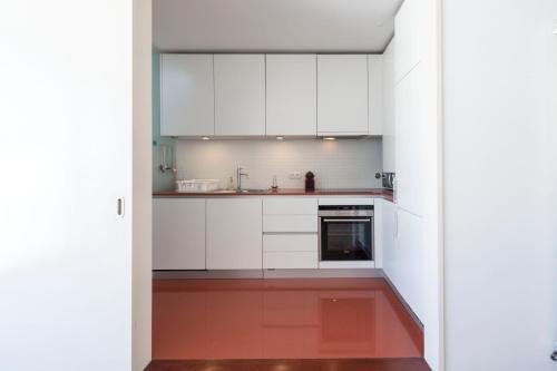 LovelyStay - Casas Brancas - Modern Apartment with Balcony & free private parking, Porto (fotografie 9)