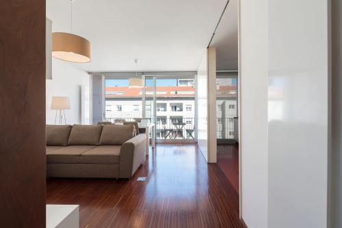 LovelyStay - Casas Brancas - Modern Apartment with Balcony & free private parking, Porto (fotografie 11)