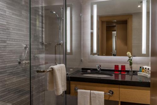 room detail thumbnail 2