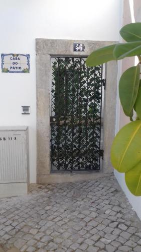  Courtyard House - Sun, Barbecue, Beach in Sesimbra