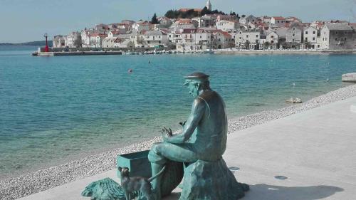  Apartments Ive, Ferienwohnung in Primošten