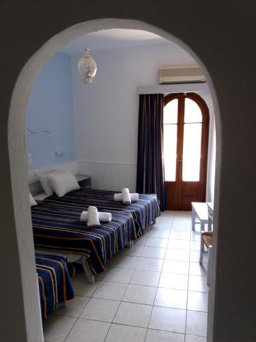 Naiades Almiros River Hotel Naiades Almiros River Hotel is conveniently located in the popular Agios Nikolaos area. The hotel offers guests a range of services and amenities designed to provide comfort and convenience. Facilitie