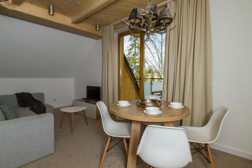 Apartment with Terrace image 10