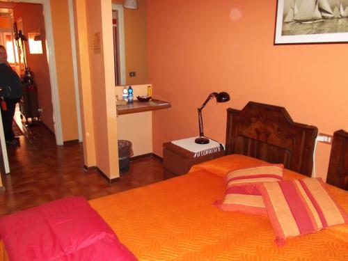 Orange House - Accommodation - Varenna