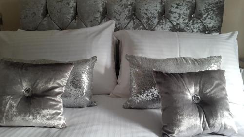 Star Inn Rooms - image 3