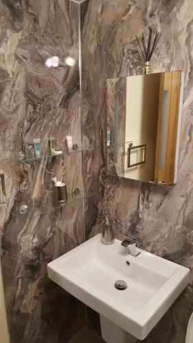 Star Inn Rooms - image 2
