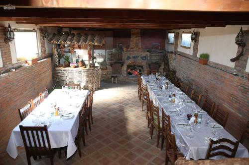 Μπυραρία/Σαλόνι, Nona Guest House in Κβάρλις