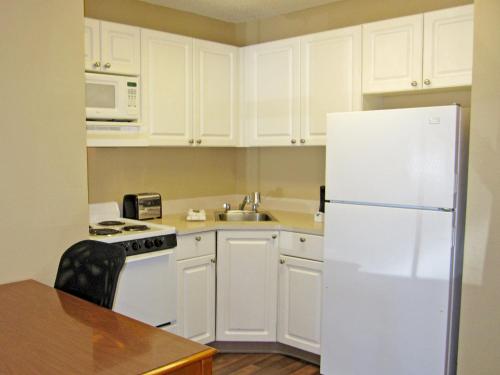 ห้องครัว, Extended Stay America Suites - Washington, D.C. - Gaithersburg - South in เกเธอร์สบูร์ก (MD)