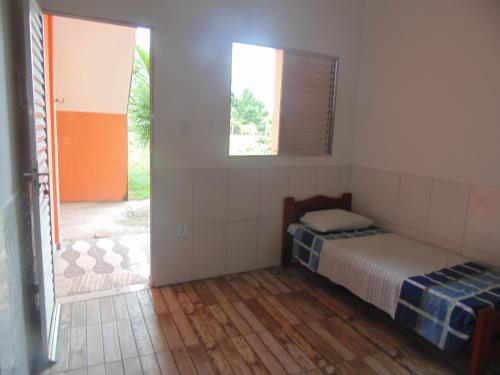 1 double bed, 1 twin bed