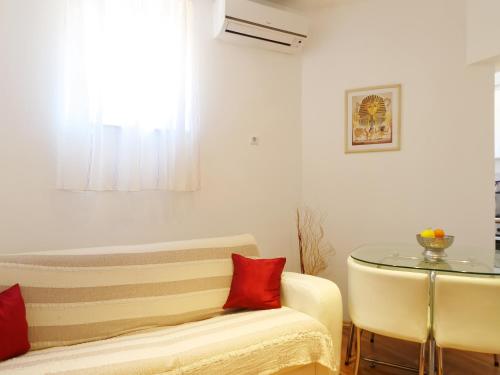  Apartment Eline in Medulin