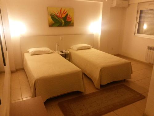 1 twin bed