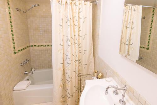 94938506 Harbor House Inn