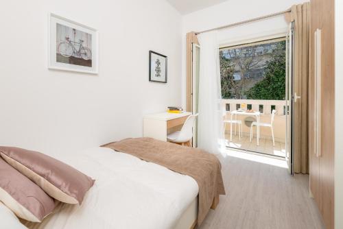 Urban Chic LUXE apartments near Beach Bačvice & CENTRE, Split (photo 8)