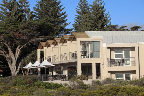 Abalone Guest Lodge