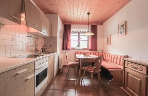 Kitchen, Weinbachbauer - Urlaub am Bauernhof in Strobl