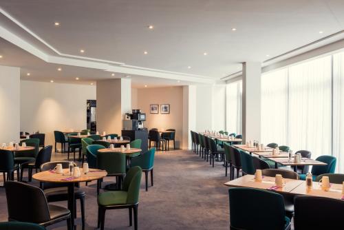 Food and beverages, Apparthotel Mercure Paris Boulogne in Boulogne-Billancourt