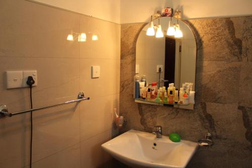 Deluxe Double Room (2 Adults + 1 Child) image 7