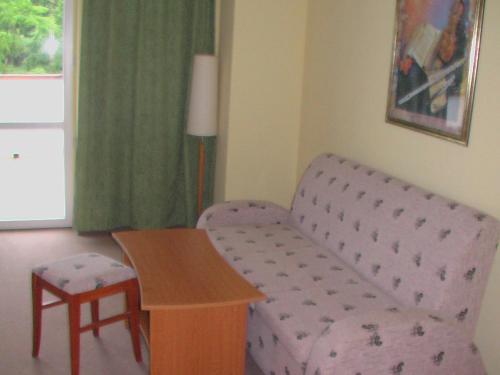 Hotel Seasons - image 4