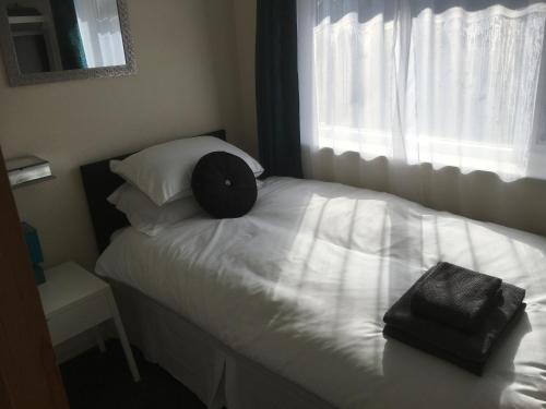 Richmond House Set in a prime location of Nottingham, Richmond House puts everything the city has to offer just outside your doorstep. Featuring a satisfying list of amenities, guests will find their stay at the pro