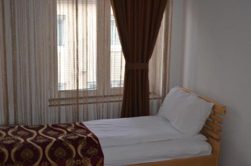 B&B Berr - image 11