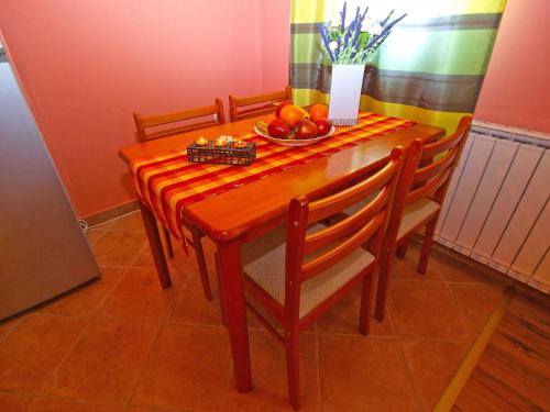 Apartments Anto 1296 Apartments Anto 1296 is conveniently located in the popular Pula City Center area. Offering a variety of facilities and services, the property provides all you need for a good nights sleep. Service-m