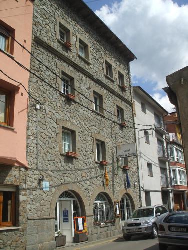 Hostal Porta De Núria - image 12