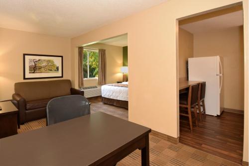 Extended Stay America Suites - Omaha - West - image 9