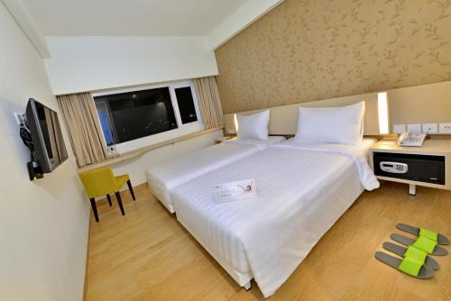 Whiz Prime Hotel Sudirman Cilacap Whiz Hotel Sudirman Cilacap is perfectly located for both business and leisure guests in Cilacap. Both business travelers and tourists can enjoy the propertys facilities and services. Service-minded 