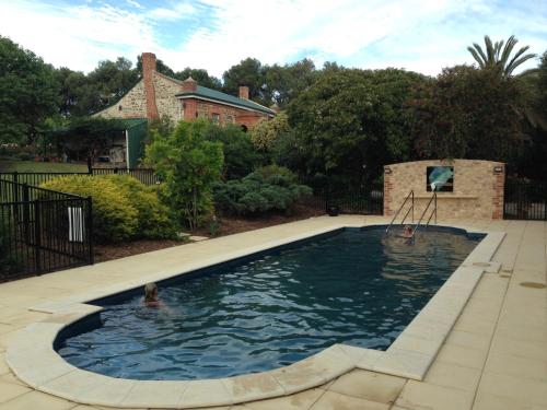 Úszómedence, The Garden Cottage at The Olives in Yankalilla