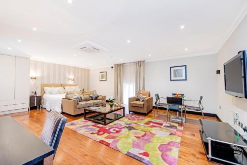 130 queens gate apartments