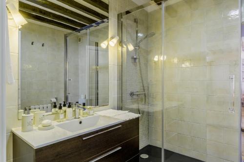 Oriente Palace Apartments - image 3