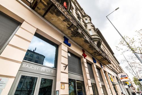 Dream Home Apartment