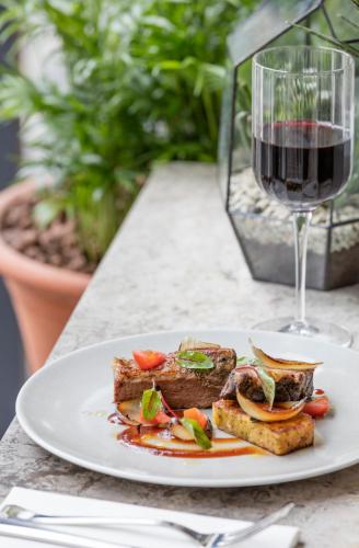 Leman Locke - main image