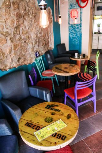Varad Inn Boutique Hostel and Cafe