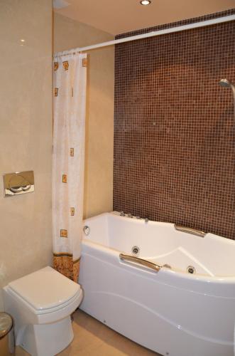 Dian Hotel - image 5