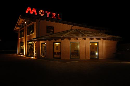 HM MotelHotel