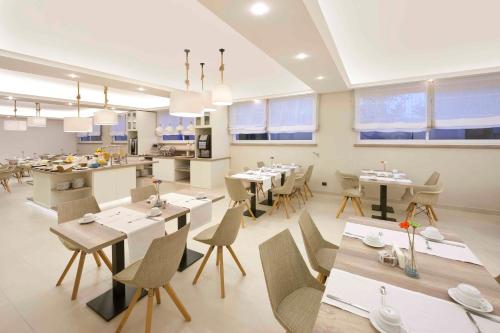 Hotel Rivage - image 10