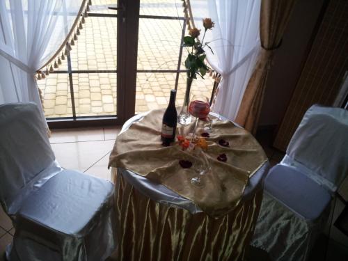 Ēdiens un dzērieni, Zajazd Orchidea - Lipsko - Hotel 24h in Gołębiów