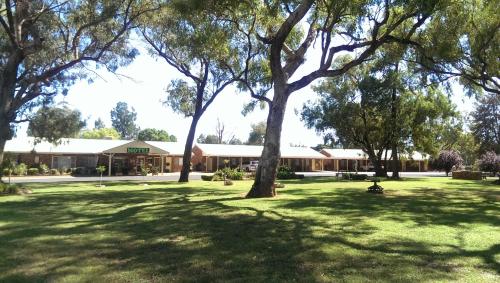 . Cooee Motel